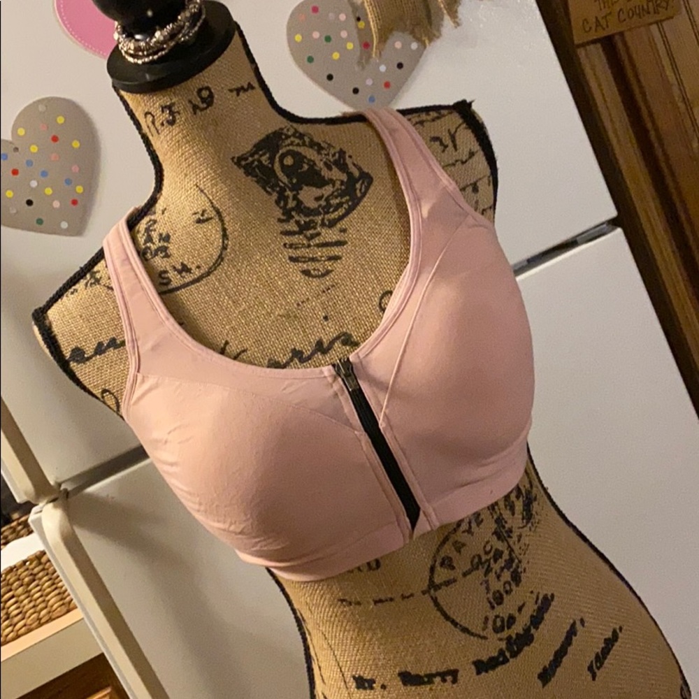 Victoria’s Secret sports bra size women’s 34DDD